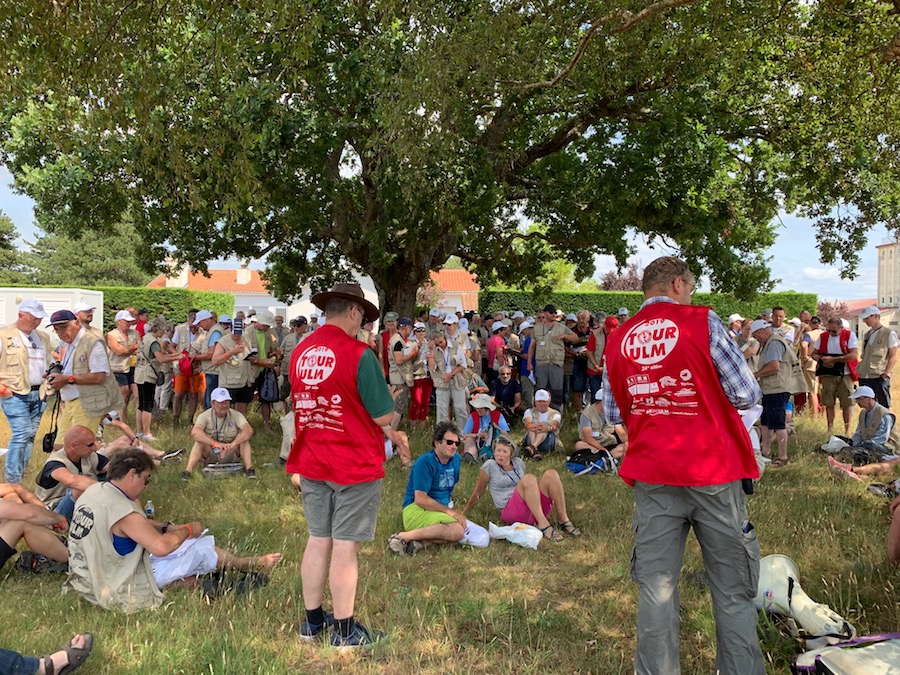 Briefing sous le chêne à Biscarosse